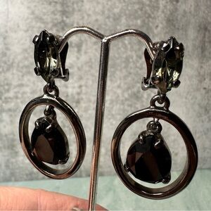 Oscar de la Renta Black and Gunmetal Gray Drop Clip On Earrings